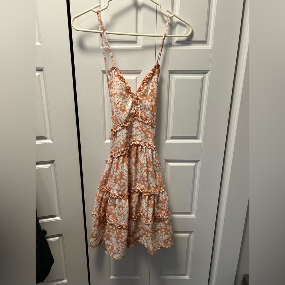 Floral Ruffle Dress in Orange and Cream Love Tree Brand size Medium